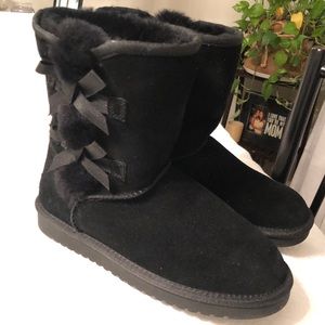 Kookaburra by UGG Victoria Short Boot